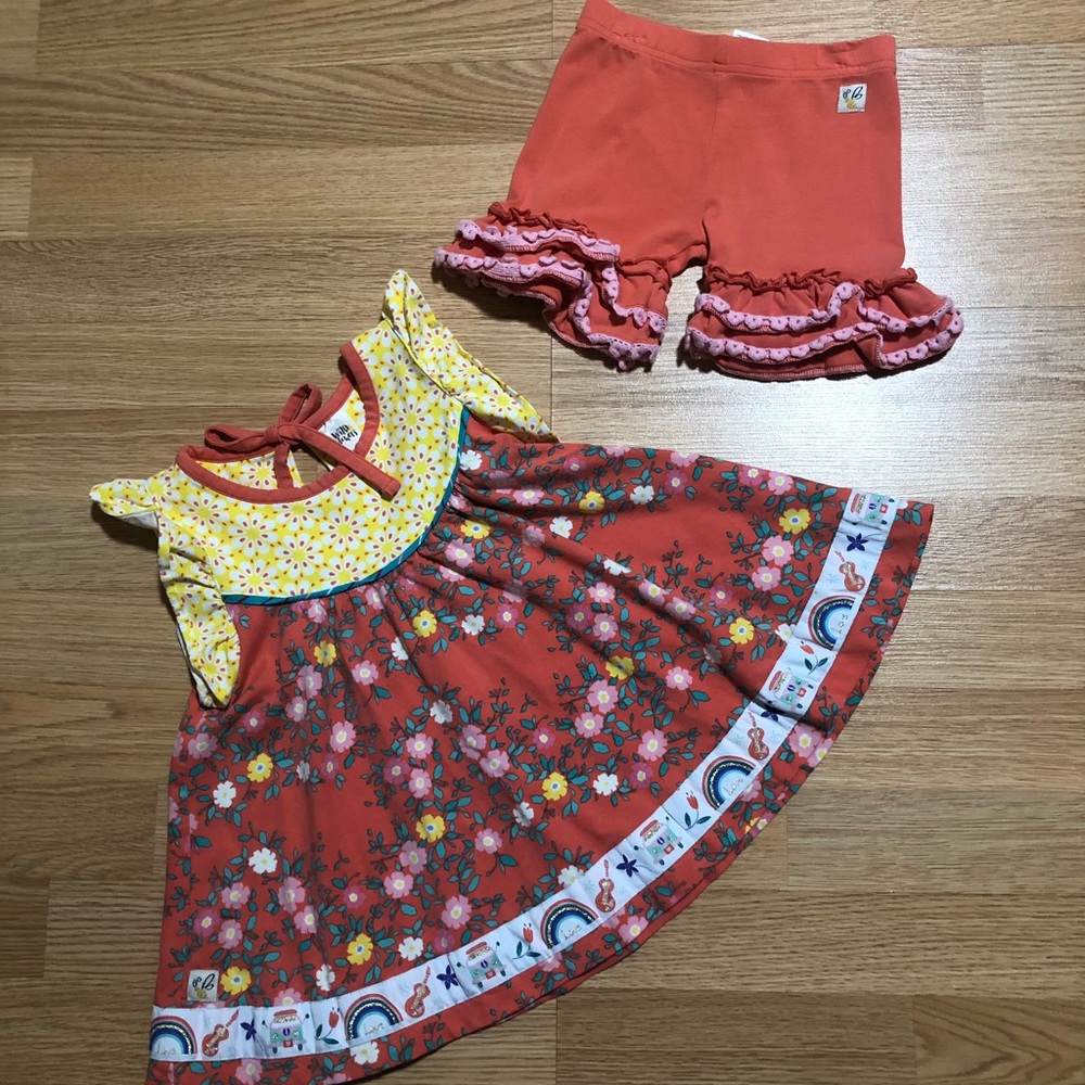 “Wildflower” 2pc set size 4 in EUC